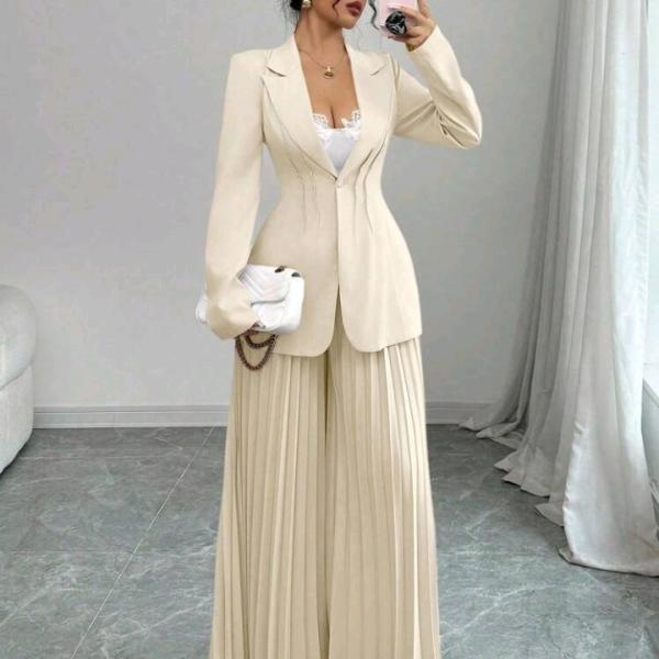 بدلة نسائية