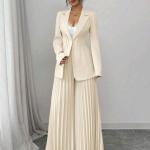 بدلة نسائية