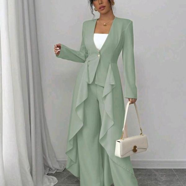 بدلة نسائية