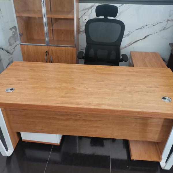 مكتب ١٦٠ + جناح