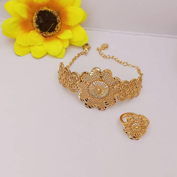 اساور بي خاتم